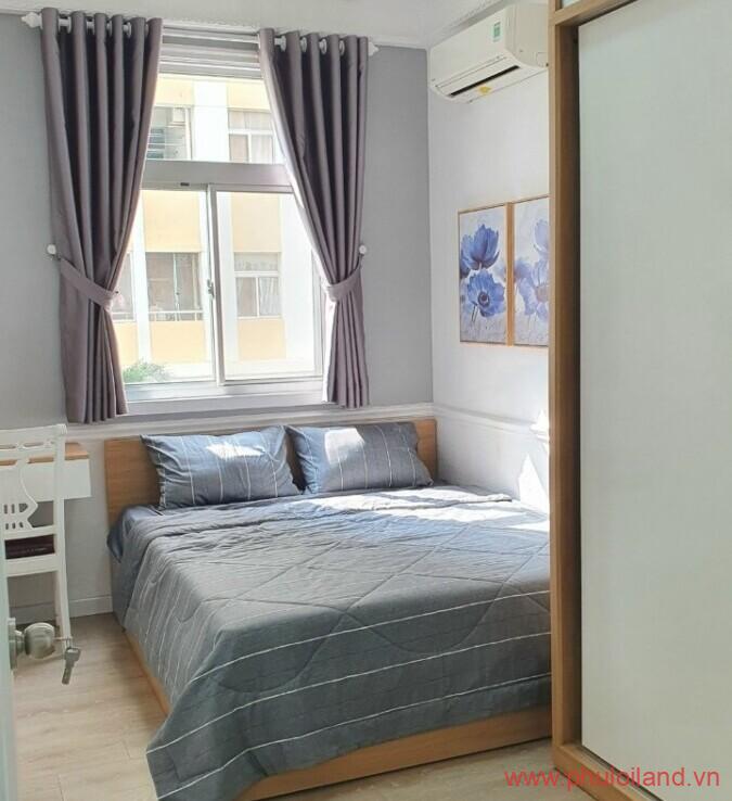 phong ngu 1 cua can ho can cho thue sky garden 1 1 675x738 - Sang nhượng căn hộ Sky Garden 1, căn góc 89m2 + sân, 3pn, 2 toilet, giá: 6,250 tỷ thương lượng.