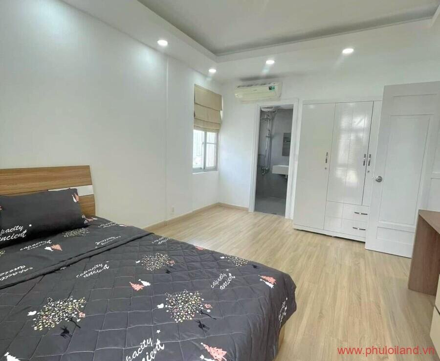 phong ngu cua can ho can ban sky garden 2 3 900x738 - Bán rẻ Căn Hộ Sky Garden 2, căn góc lầu cao 89m2, 3pn, 2wc, giá: 3,550 tỷ thương lượng.