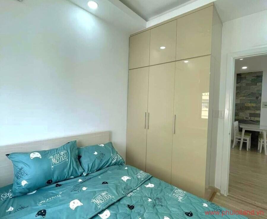phong ngu cua can ho can ban sky garden 2 5 900x738 - Bán rẻ Căn Hộ Sky Garden 2, căn góc lầu cao 89m2, 3pn, 2wc, giá: 3,550 tỷ thương lượng.