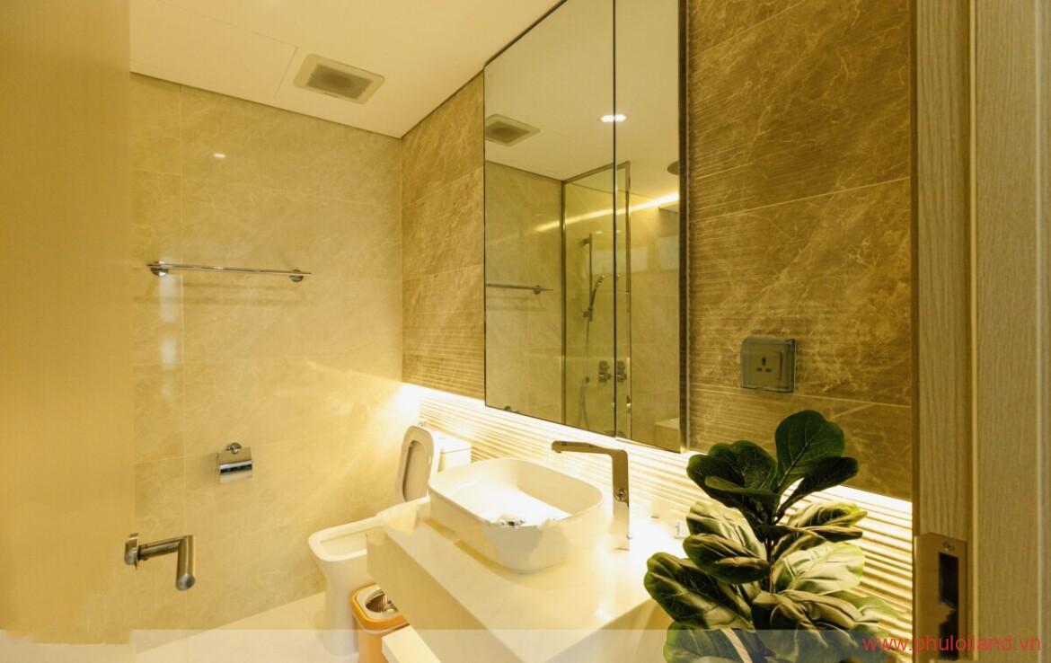 toilet cua can ho can cho thue ascentina 2 1170x738 - Cho thuê căn hộ cao cấp The Ascentina, 84m2, căn góc, thiết kế 2pn, 2wc, nhà mới 100% - Cho thuê 26 triệu/ 01 tháng.