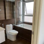 toilet-cua-can-ho-can-cho-thue-starhill