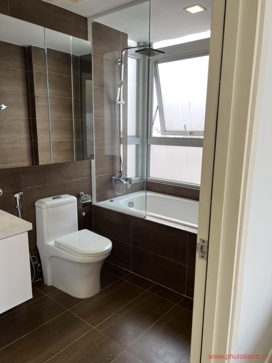 toilet cua can ho can cho thue starhill - Cho thuê căn hộ StarHill gần SECC, 94m2, 2pn, 1plv, 2wc - Giá: 23 triệu/ 01 tháng (thương lượng)