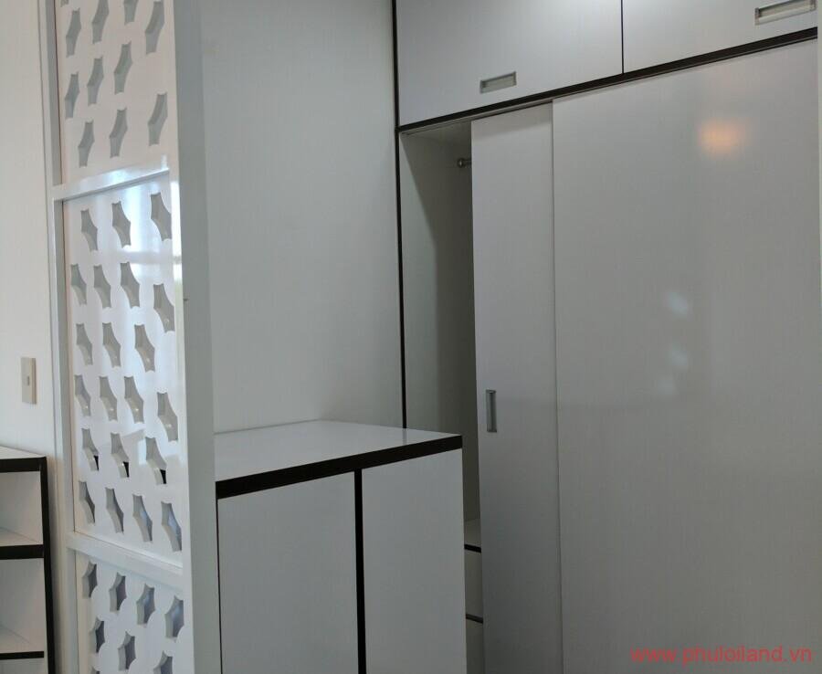 tu giay dep cao am tran 900x738 - Cho thuê căn hộ Happy valley, 3 phòng ngủ, đầy đủ nội thất, giá 23,5tr/tháng