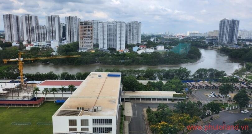 view-nhin-tu-ban-cong-can-ho