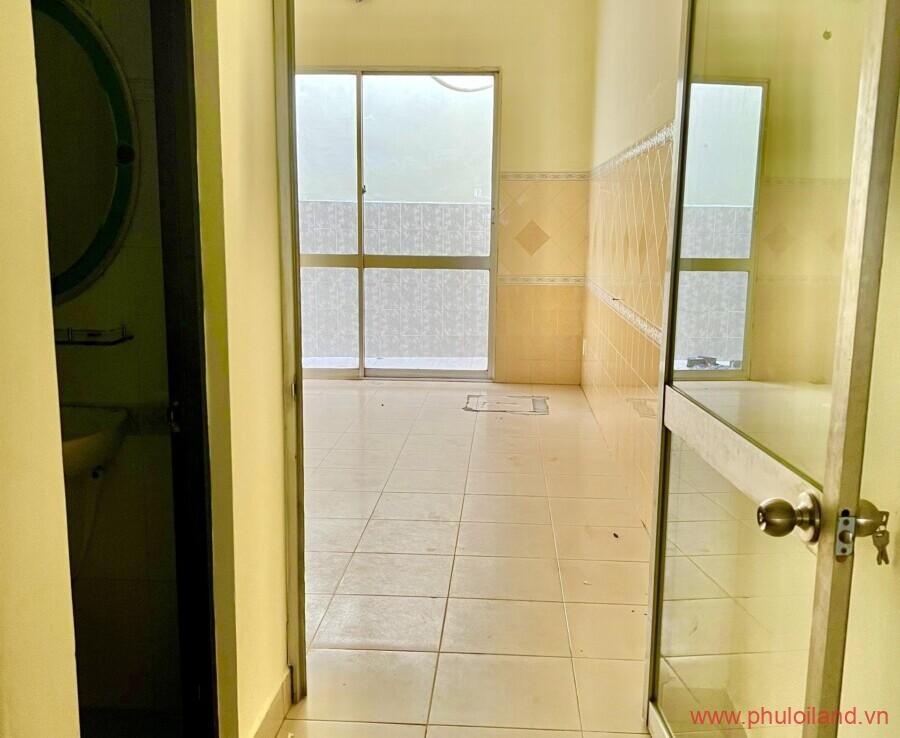 z4296079309345 b244ccan ban nhacan ban nha duong thu khoa huan quan 1 duong thu khoa huan quan 117108aab520fb9470befd2f9aae 900x738 - CẦN BÁN NHÀ QUẬN 1 NGANG 4M DÀI 19M, 9 PHÒNG VÀ 11 WC