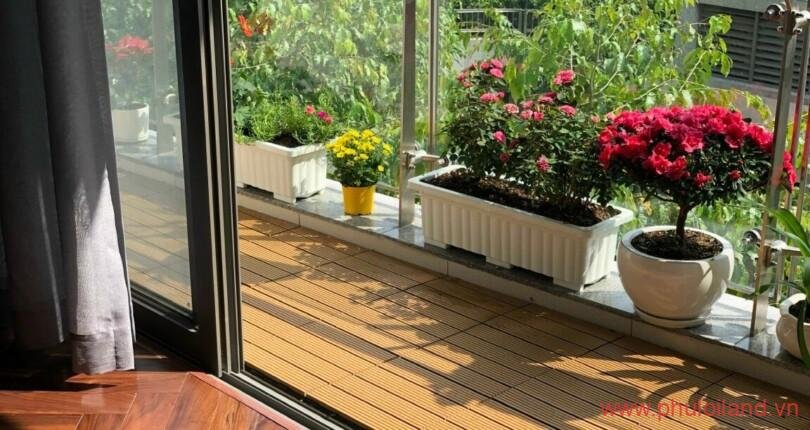 ban-cong-can-ho-rong-va-dai