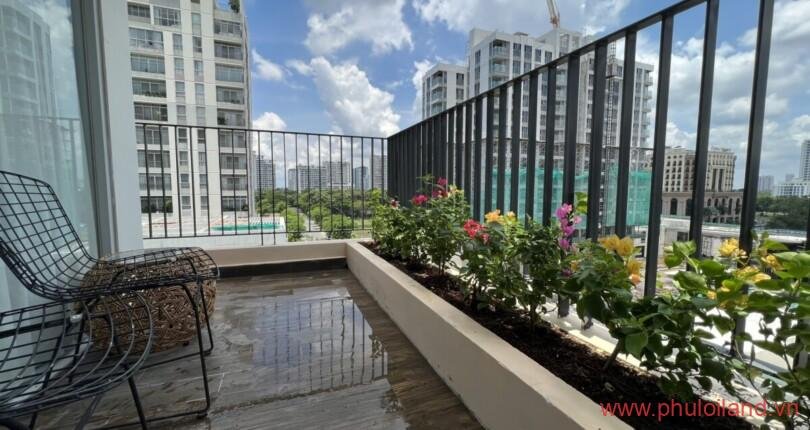 ban-cong-penthouse-star-hill-quan-7-dang-can-cho-thue