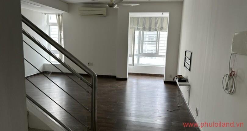 can-canh-khong-gian-phong-khach-tang-tret-cua-penthouse-ban