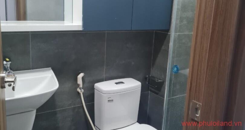 can-ho-co-2-nha-tam-day-du-thiet-bi-nhu-hinh