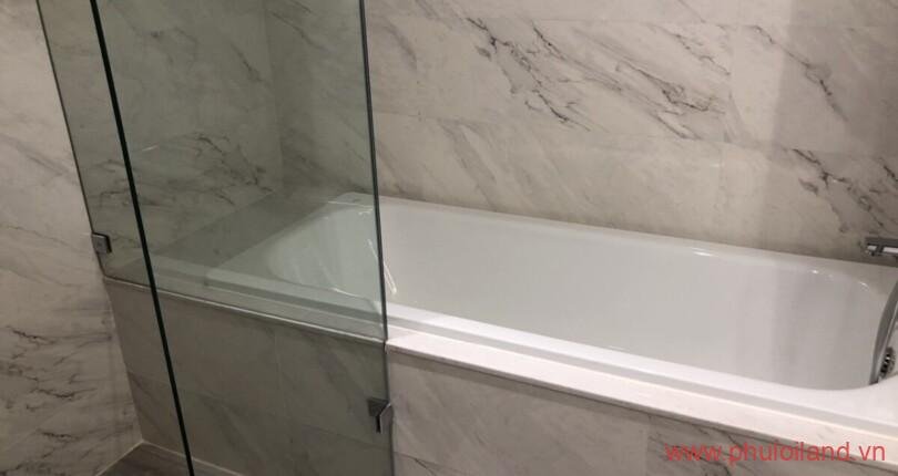 can-ho-co-2-toilet-day-du-thiet-bi