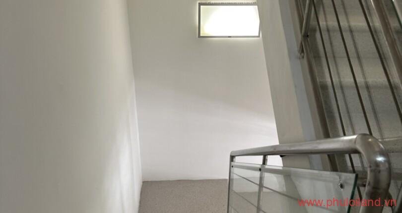 cau-thang-bo-len-lau-1