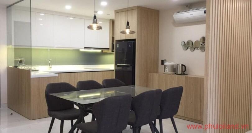 khu-vuc-bep-va-ban-an-trong-can-ho-can-cho-thue-scenic-valley-1