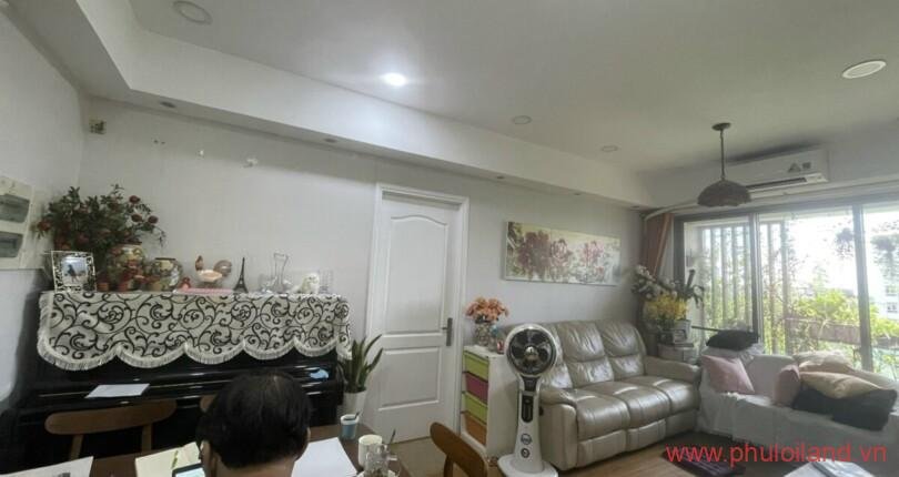 phong-khach-can-ho-hung-phuc-can-ban (2)