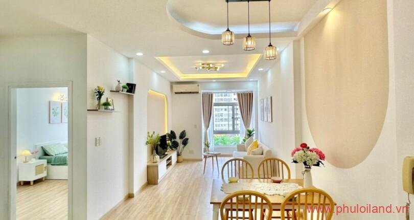 phong-khach-cua-can-ho-can-ban-sky-garden-2 (3)