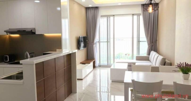 phong khach cua can ho can cho thue scenic valley 1 810x430 - Cho thuê căn hộ Scenic Valley 1, 71m2, 2pn, 2wc giá: 18,5 triệu/01 tháng.