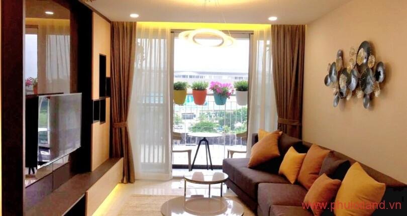 phong-khach-trong-can-ho-can-cho-thue-scenic-valley-1