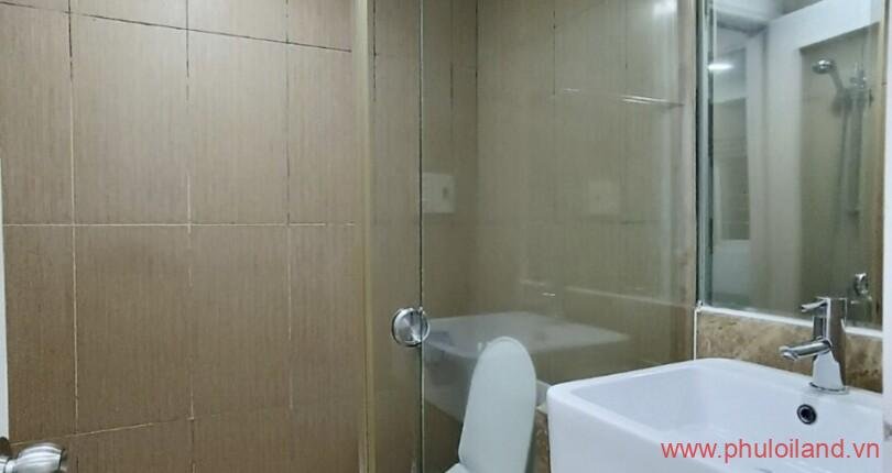 toilet-cua-can-ho-can-ban-sky-garden 3 (2)