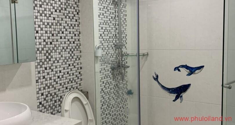 toilet-cua-can-ho-can-cho-thue-green-valley