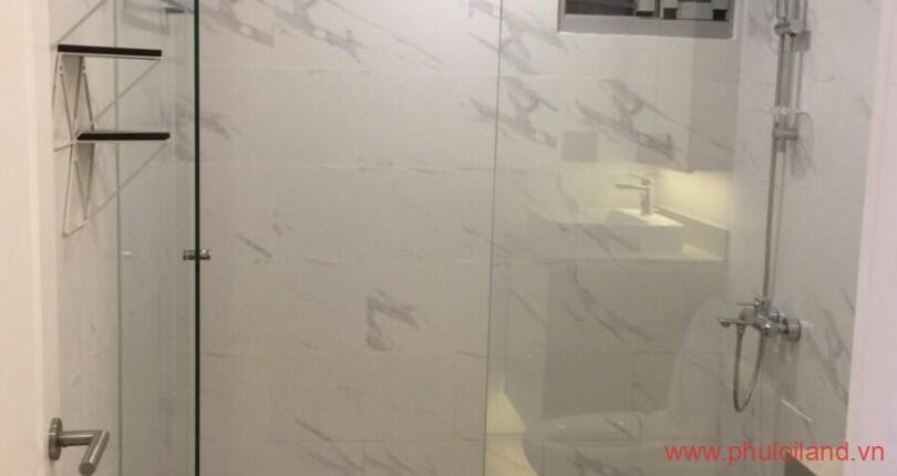 toilet-trong-can-ho-can-cho-thue-scenic-valley-1