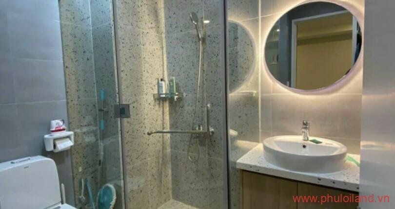 tollet-can-ho-saigon-south-can-ban