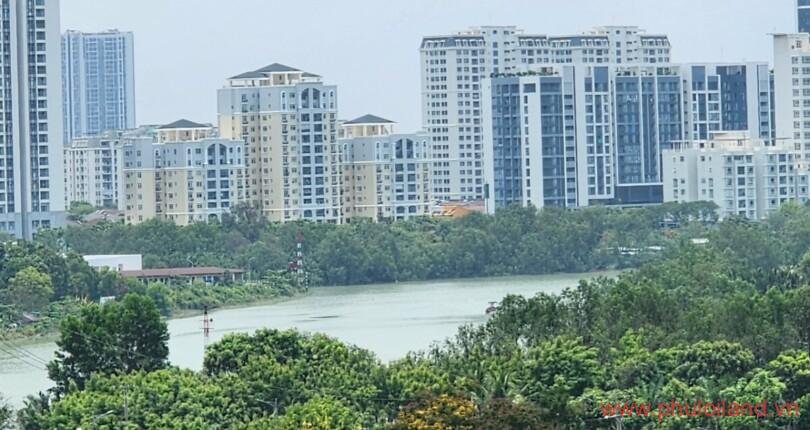 view-cua-can-ho-can-ban-garden-court-2