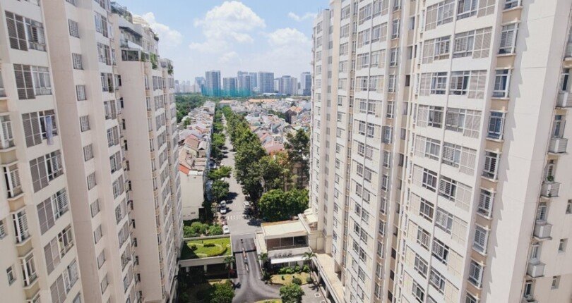 ban can ho sky garden 3 13 1 810x430 - Bán gấp căn góc tại Sky Garden 3. DT 72m2- lầu cao vút- Nội thất như hình-2 Phòng ngủ-2wc. Giá tốt 2.9 Tỷ