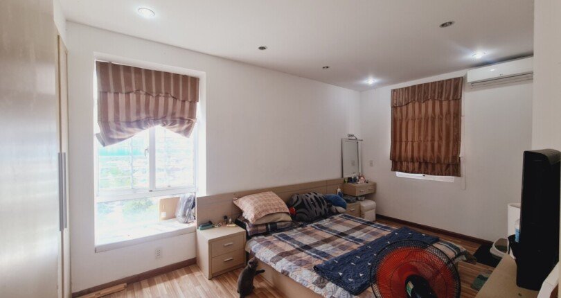ban can ho sky garden 3 2 4 810x430 - Bán gấp căn góc tại Sky Garden 3. DT 72m2- lầu cao vút- Nội thất như hình-2 Phòng ngủ-2wc. Giá tốt 2.9 Tỷ