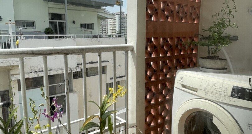 ban cong khu vuc can ho 810x430 - Cần Bán Căn Hộ Hưng Vượng 1, 1pn( làm được 2pn), 1wc giá 2,6 tỷ