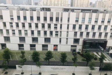 ban-cong-phong-khach-can-ho-truc-dien-truong-dinh-thien-ly-2