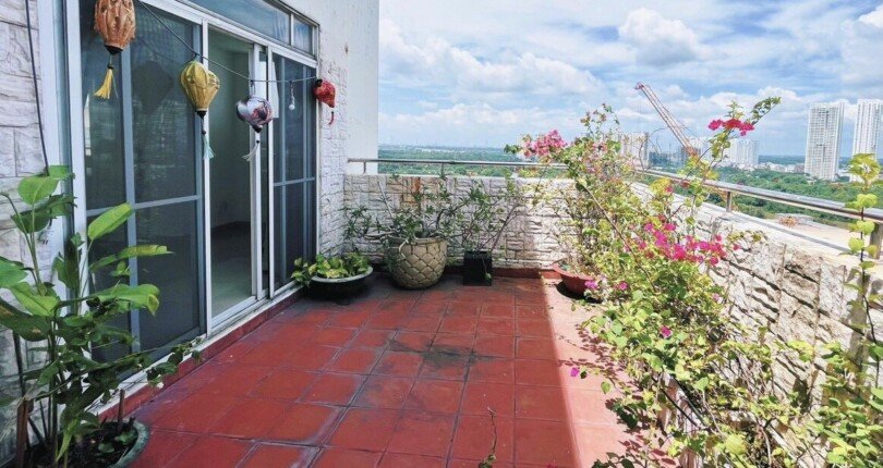 ban cong san thuong penthouse ban 810x430 - Mua bán Penthouse Phú Mỹ Hưng Khu phố Mỹ Phúc T7/2023 giá rẻ