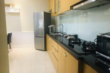 can-canh-phong-bep-trong-can-ho-ban