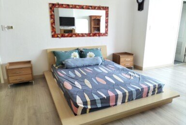 can-ho-ban-co-phong-ngu-rong-rai