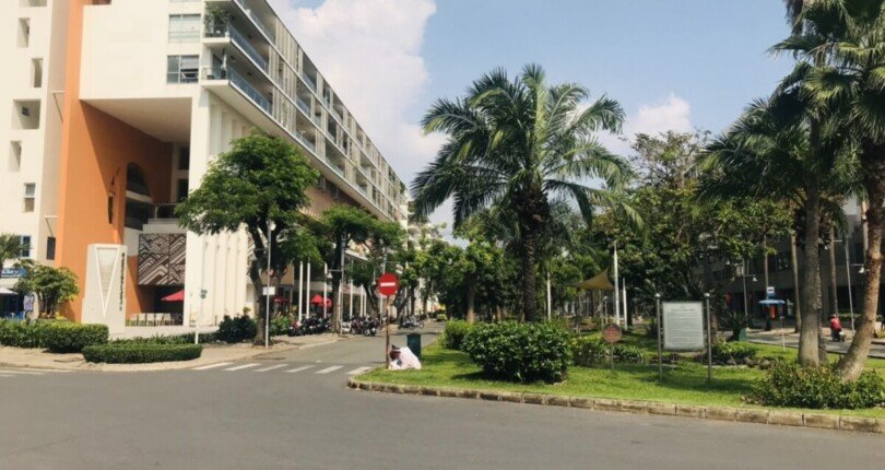 chung cu garden plaza truc dien ton dat tien va cong vien kenh dao 810x430 - Mua bán căn hộ Chung cư Garden Plaza 2 T7/2023 giá rẻ