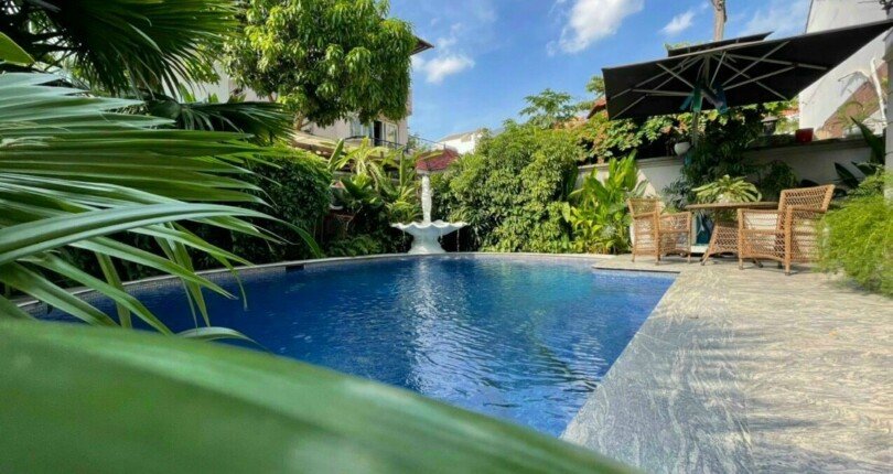 hinh anh ho boi trong biet thu ban 810x430 - Bán biệt thự Phú Mỹ Hưng có hồ bơi T7/2023 giá rẻ