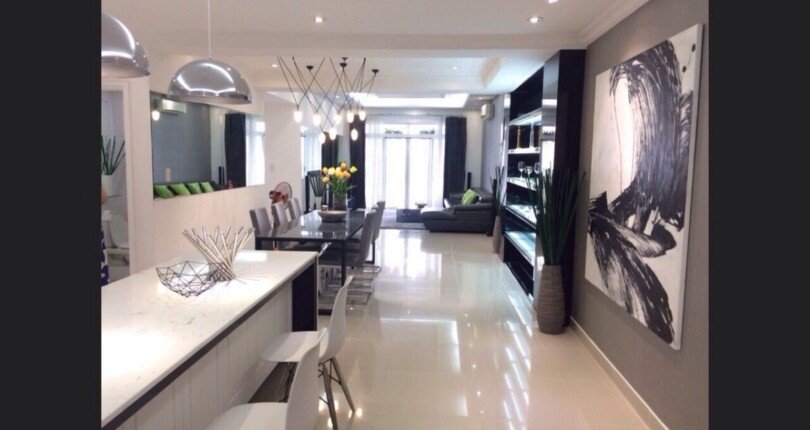 hinh anh phong khach can ho ban Copy 810x430 - Bán căn hộ chung cư Riverside Residences, 148m2, 03pn, giá 8.9 tỷ, nhà đang có hợp đồng thuê.