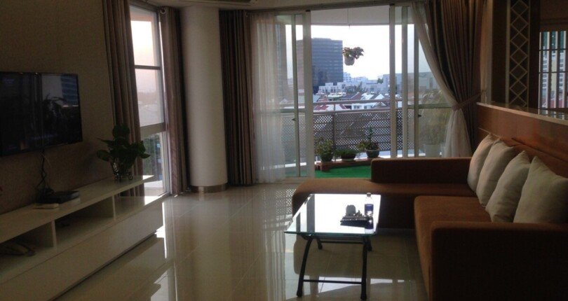 hinh anh phong khach can ho can ban 810x430 - Bán căn hộ chung cư River Park Resiedences, 138m2, nội thất đầy đủ, nhà đang có hợp đồng thuê ổn định.