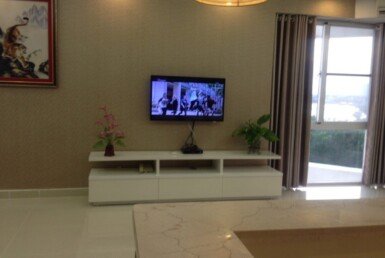 hinh-anh-phong-khach-can-ho-can-ban-nhin-song