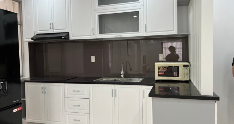 khong gian bep rong rai trong can ho ban 810x430 - Mua bán căn hộ SKy Garden 2 T7/2023 căn góc giá rẻ