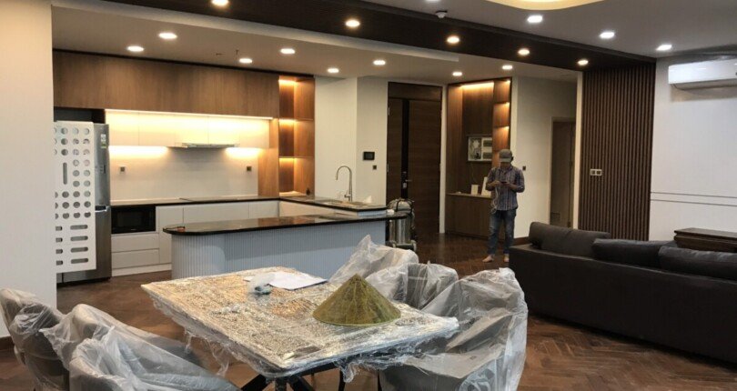 khu vuc bep va phong an 810x430 - Mua bán Penthouse Midtown Phú Mỹ Hưng T7/2023 giá rẻ
