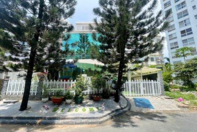 mat-truoc-nha-biet-thu-ban-tai-nam-quang-1