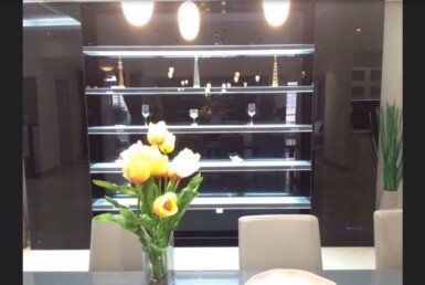 phong-an-co-ke-trung-bay-ruou-can-ho-ban - Copy