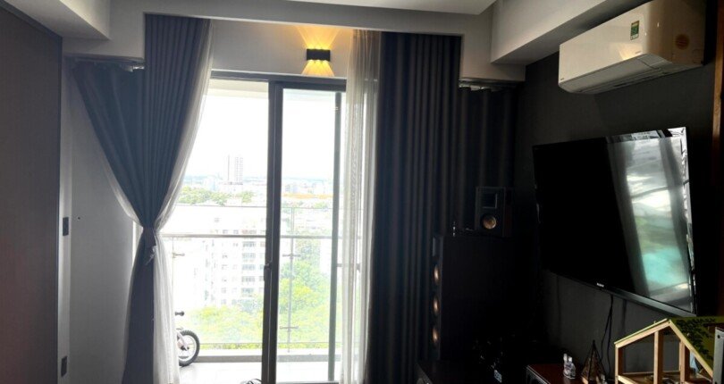 phong khach can ho ban 4 810x430 - Bán căn hộ chung cư Hưng Phúc Happy Residences, 78m2, tầng cao, giá 3.850 tỷ, nội thất đầy đủ.