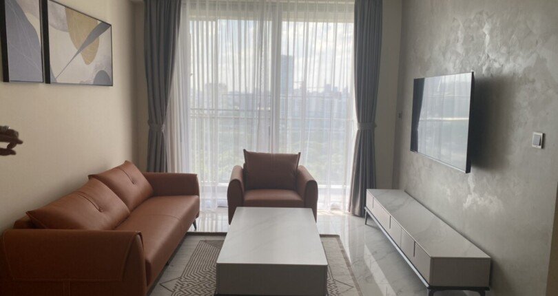 phong khach can ho can cho thue 810x430 - Cho thuê nhanh căn hộ Midtown The Symphony, 120m2, giá 1.650usd/tháng, nội thất mới hoàn toàn.