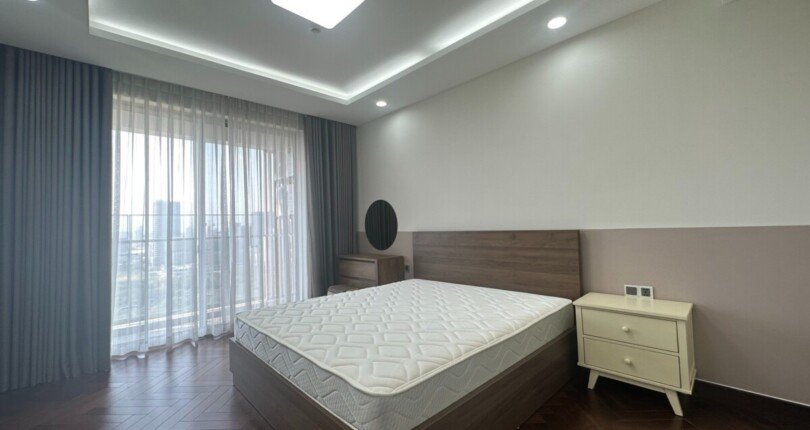 phong masster can ho cho thue 810x430 - Cho thuê căn hộ Midtown (The Grand) 130m2, lầu cao, giá 1.600usd/tháng, nội thất đầy đủ, nhà đang trống.
