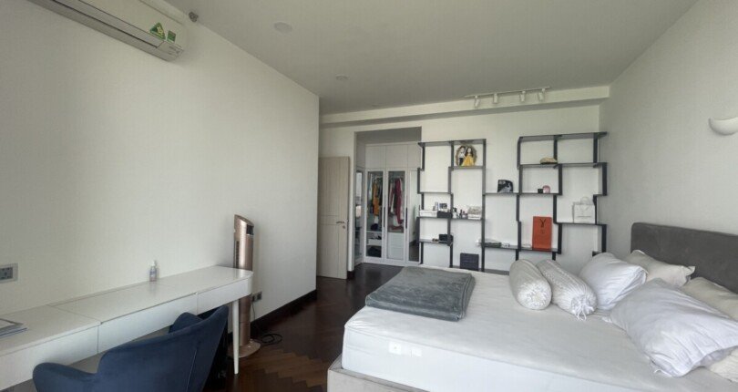 phong master can ho can cho thue 810x430 - Cho thuê căn hộ 130m2, 03pn, chung cư Midtown, giá 1.500usd/tháng, xem nhà dễ.