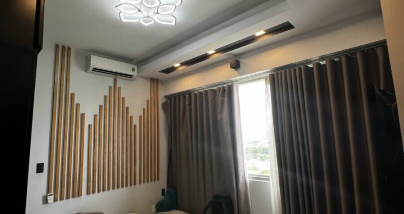 phong ngu chinh can ho ban 810x430 - Bán căn hộ chung cư Hưng Phúc Happy Residences, 78m2, tầng cao, giá 3.850 tỷ, nội thất đầy đủ.