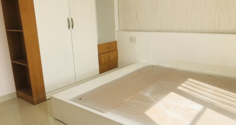 phong ngu co giuong va tu quan ao 810x430 - Cho thuê căn hộ Chung cư Riverpark Residence T7/2023 giá rẻ