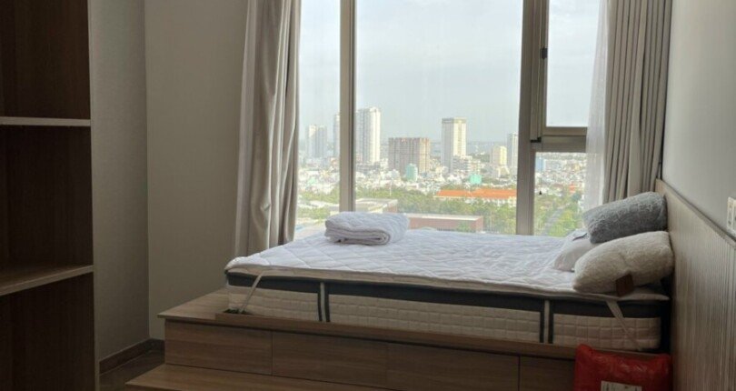phong ngu rong rai 810x430 - Mua bán căn hộ Chung cư The Peak Midtown Quận 7 T7/2023 giá rẻ