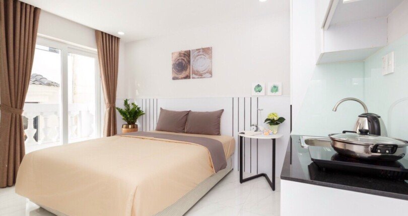 toa nha cho thue co 28 phong khach san day du noi that cao cap nhu hinh 810x430 - Cho thuê nhà nguyên căn kinh doanh khách sạn số 466 Phạm Thái Bường Quận 7 giá rẻ