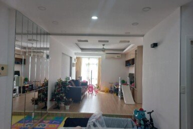 toan-canh-phong-khach-can-ho-ban
